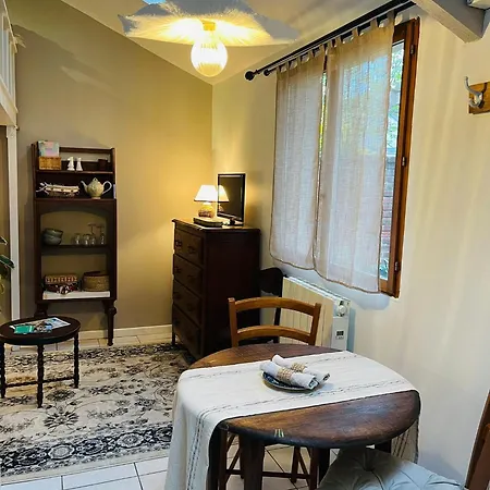 Maisonnette Individuelle Au Coeur De 弗农