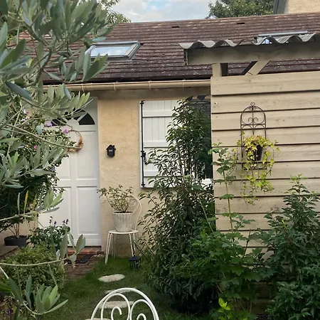 Maisonnette Individuelle Au Coeur De *